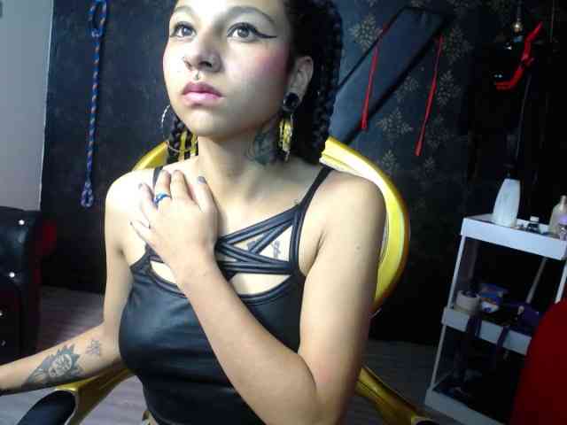 Sweettpleasure webcam