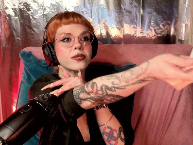 tacodeluxe's BongaCams show and profile