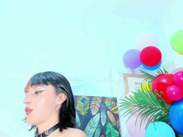 Vayolet-Foxx webcam