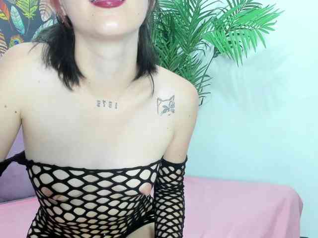 Vayolet-Foxx webcam