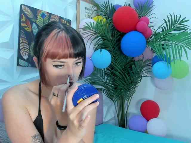 Vayolet-Foxx webcam
