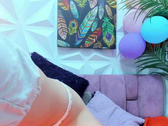 Vayolet-Foxx webcam