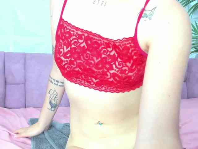Vayolet-Foxx webcam
