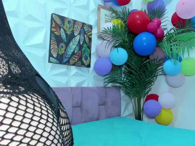 Vayolet-Foxx webcam
