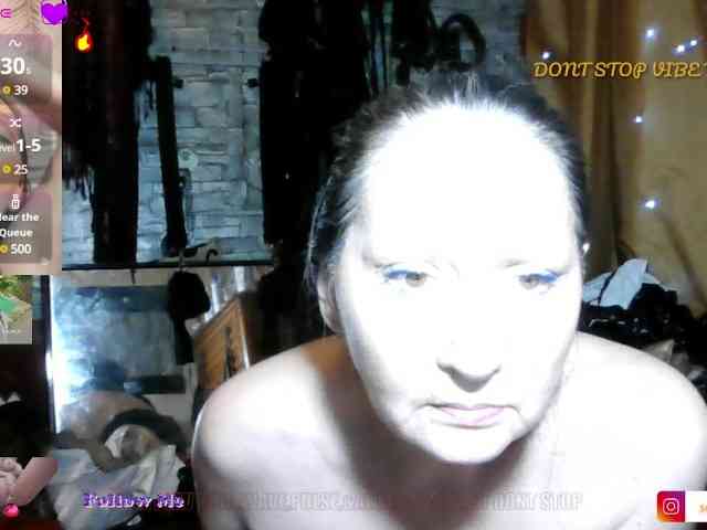 LOLA1ST webcam