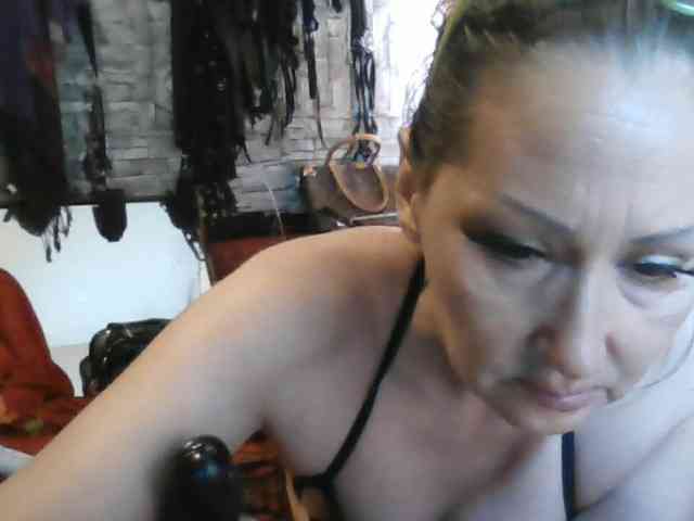LOLA1ST webcam