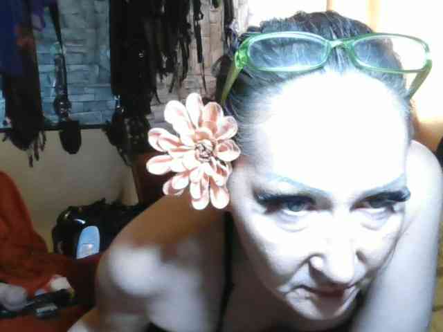LOLA1ST webcam