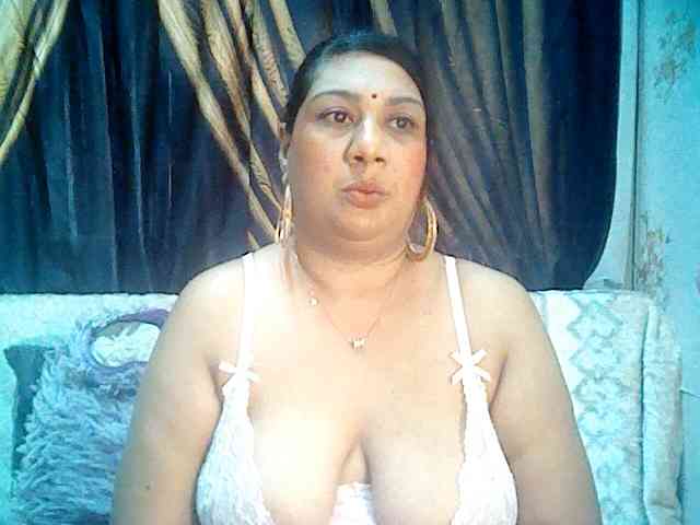 indianwildfire69... Live Webcam on BongaCams