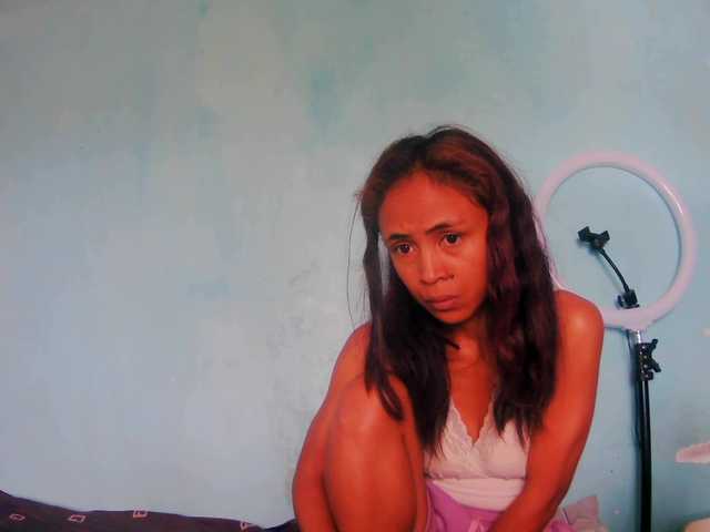 Roxanne03's BongaCams show and profile