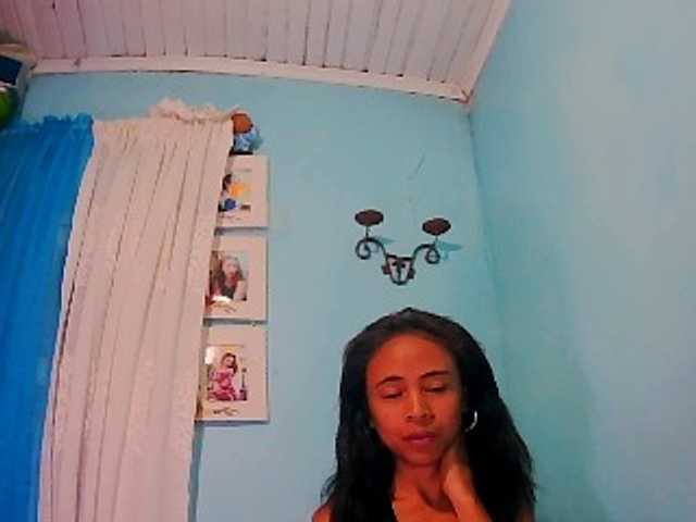 Roxanne03's BongaCams show and profile