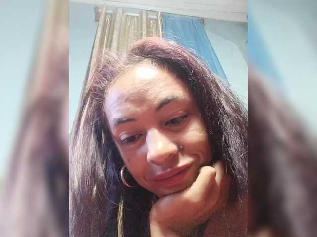 Roxanne03's BongaCams show and profile