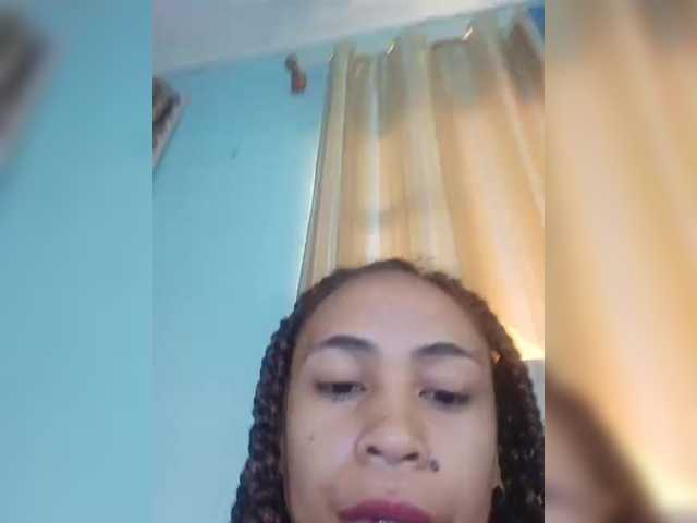 Roxanne03's BongaCams show and profile