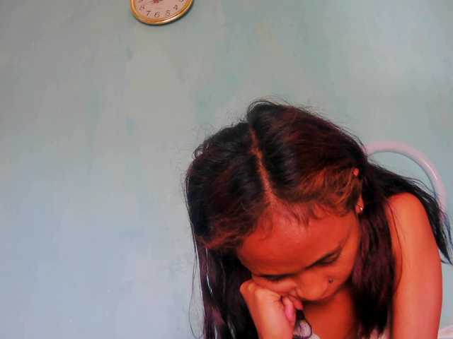 Roxanne03's BongaCams show and profile