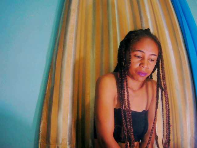 Roxanne03's BongaCams show and profile