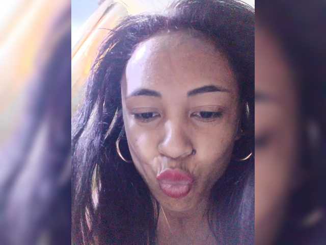 Roxanne03's BongaCams show and profile