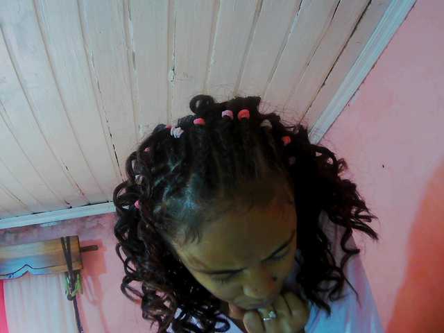 Roxanne03's BongaCams show and profile