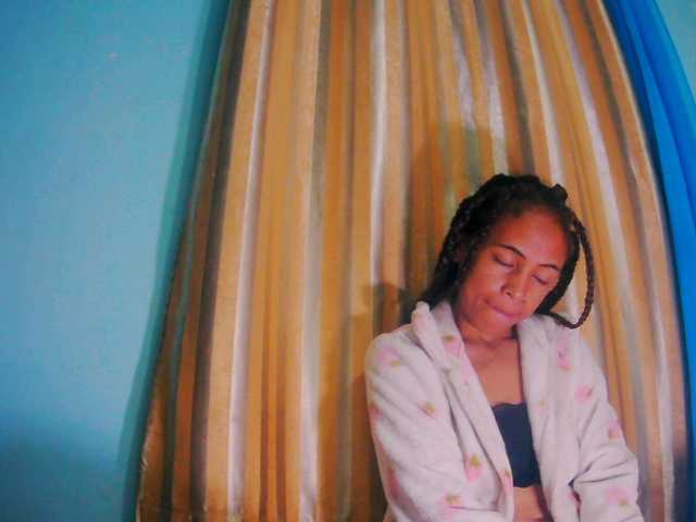 Roxanne03's BongaCams show and profile