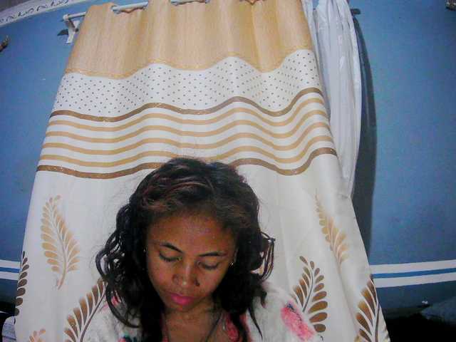 Roxanne03's BongaCams show and profile