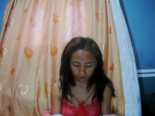 Roxanne03's BongaCams show and profile