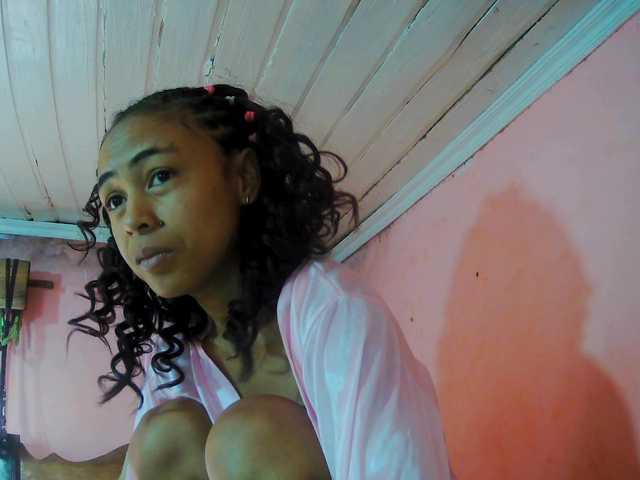 Roxanne03's BongaCams show and profile