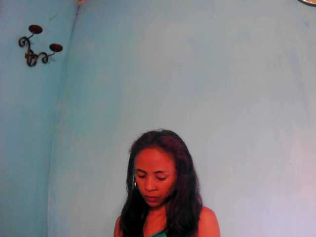 Roxanne03's BongaCams show and profile