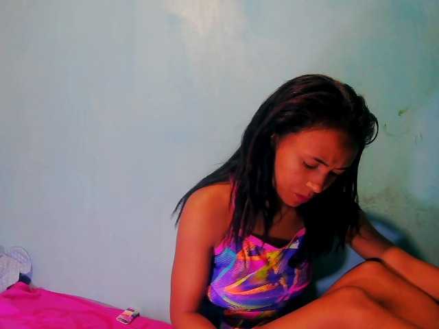 Roxanne03's BongaCams show and profile