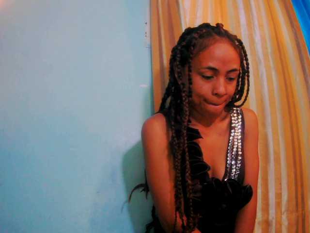 Roxanne03's BongaCams show and profile