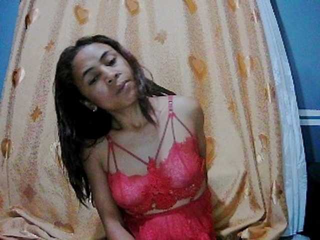 Roxanne03's BongaCams show and profile