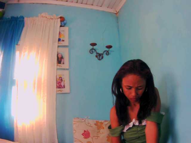 Roxanne03's BongaCams show and profile