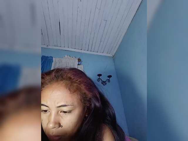 Roxanne03's BongaCams show and profile