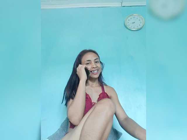 Roxanne03's BongaCams show and profile