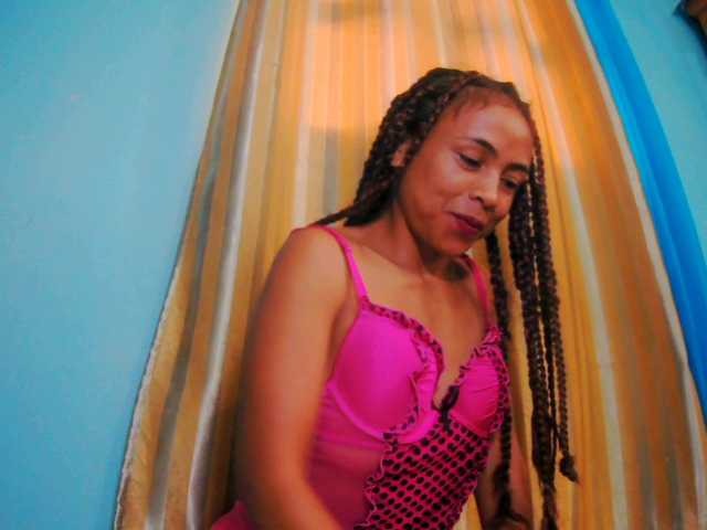 Roxanne03's BongaCams show and profile