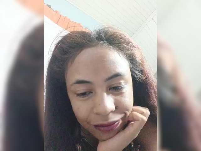 Roxanne03's BongaCams show and profile