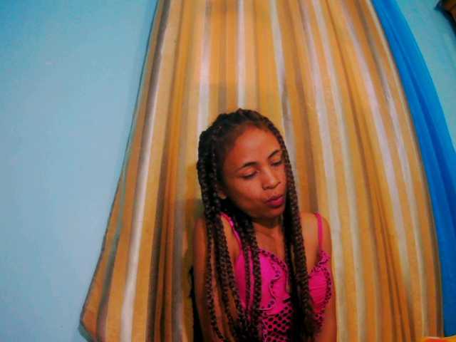 Roxanne03's BongaCams show and profile