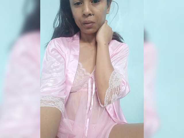 Roxanne03's BongaCams show and profile