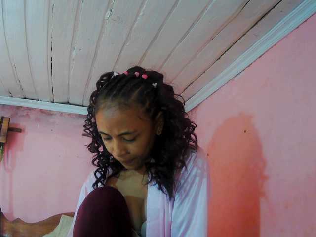 Roxanne03's BongaCams show and profile