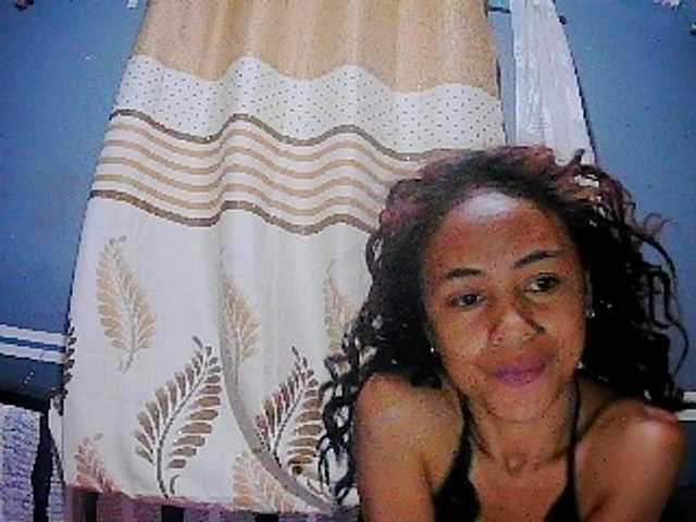 Roxanne03's BongaCams show and profile