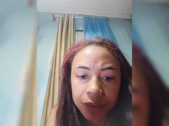 Roxanne03's BongaCams show and profile