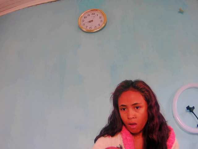 Roxanne03's BongaCams show and profile