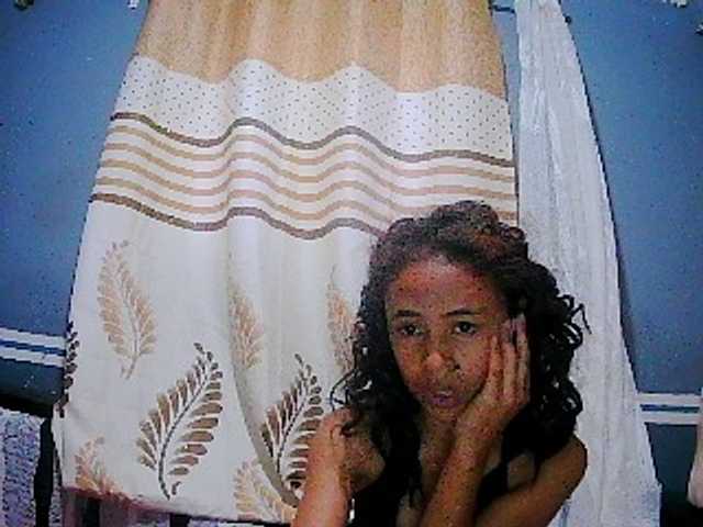 Roxanne03's BongaCams show and profile