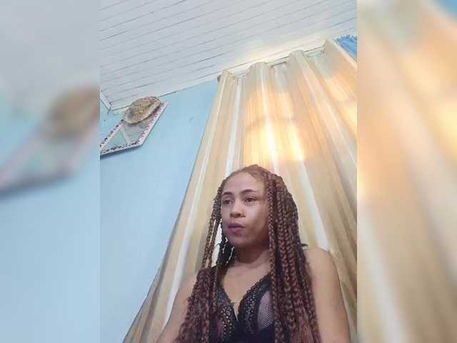 Roxanne03 Live Cam on BongaCams