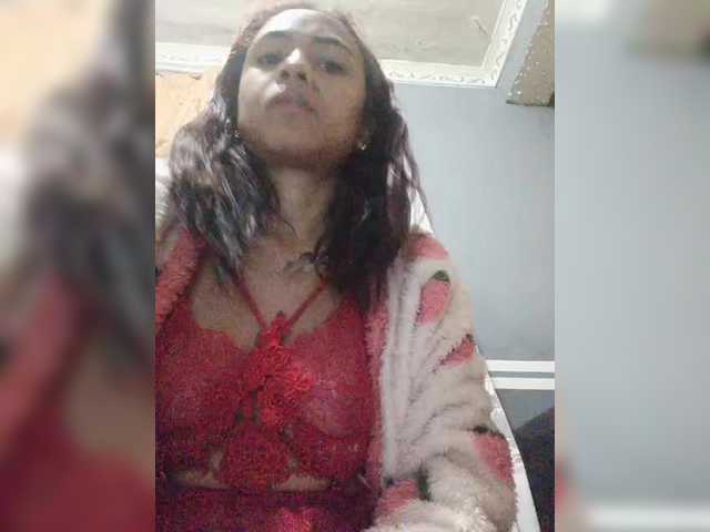 Roxanne03's BongaCams show and profile