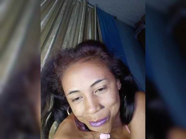 Roxanne03's BongaCams show and profile