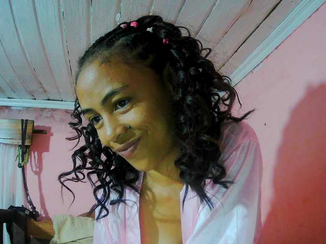 Roxanne03's BongaCams show and profile