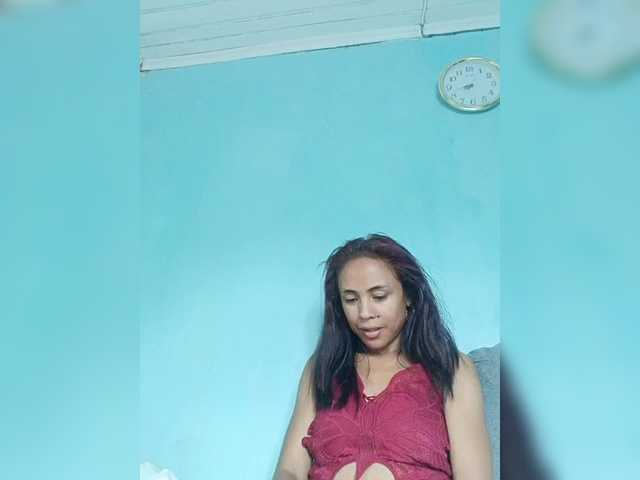 Roxanne03's BongaCams show and profile