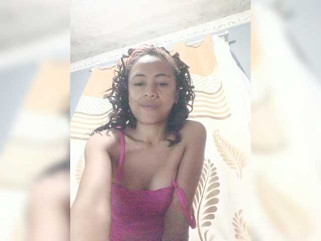 Roxanne03's BongaCams show and profile