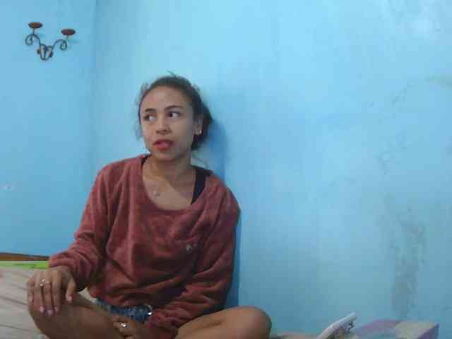 Reinewallashy3 webcam