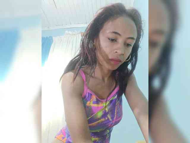 Reinewallashy3 webcam