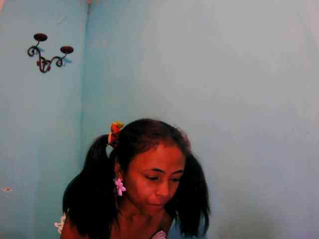 Roxanne03 Live Webcam on BongaCams