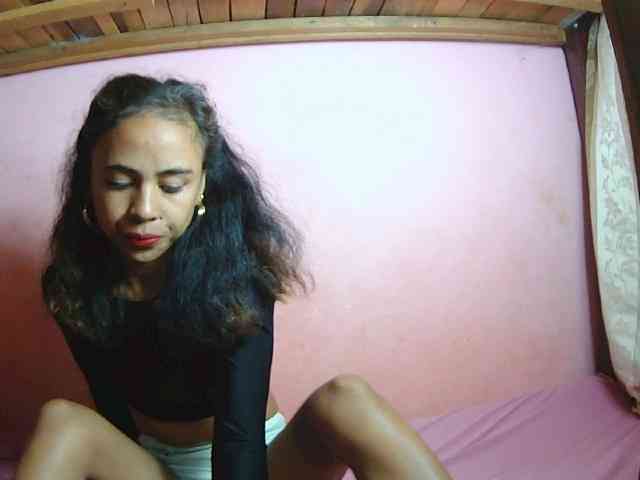 Reinewallashy3 webcam